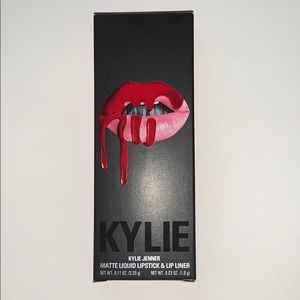 Kylie Lip Kit in Mary Jo K